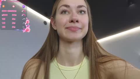 Snapshot of ariiadnaaa chatting on 03.08.25 Ariadna online show from 03.08.25