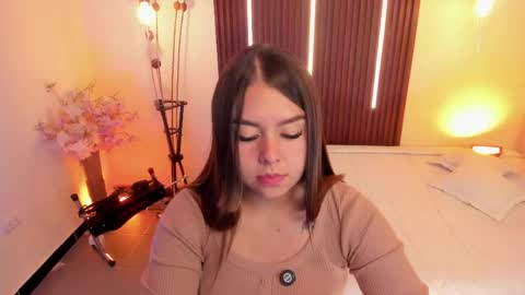  Arianna  online show from 04.28.26