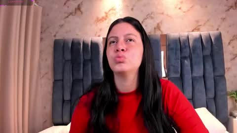 Snapshot of ariivegaa chatting on 11.11.25 Ari Vega online show from 11.11.25