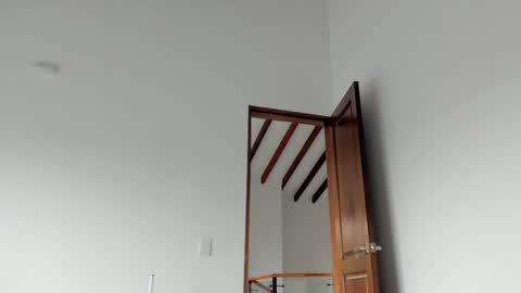 Ari online show from 04.16.26