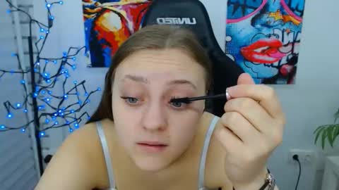 Snapshot of arinabelle chatting on 11.27.25 arinabelle online show from 11.27.25