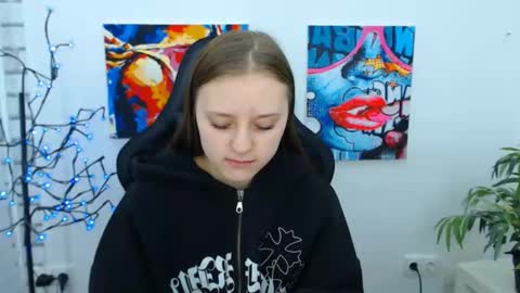 Snapshot of arinabelle chatting on 11.30.25 arinabelle online show from 11.30.25