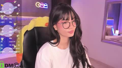 Snapshot of arinextdoor chatting on 09.14.25 Ari online show from 09.14.25