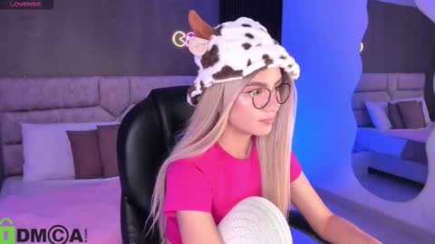 Ari  online show from 10.30.25