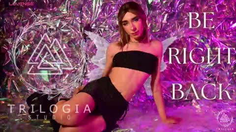 Snapshot of arivega chatting on 12.24.24 Nice to meet you thumb up me please its important I LOOK MY BIO DOWN online show from 12.24.24