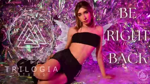 Snapshot of arivega chatting on 12.27.24 Nice to meet you thumb up me please its important I LOOK MY BIO DOWN online show from 12.27.24