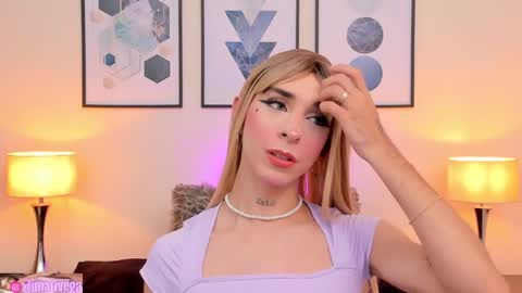 Snapshot of arivega chatting on 01.11.25 Nice to meet you thumb up me please its important I LOOK MY BIO DOWN online show from 01.11.25