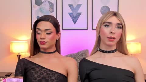 Snapshot of arivega chatting on 01.15.25 Nice to meet you thumb up me please its important I LOOK MY BIO DOWN online show from 01.15.25