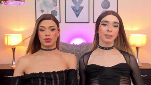 Snapshot of arivega chatting on 02.01.25 Nice to meet you thumb up me please its important I LOOK MY BIO DOWN online show from 02.01.25