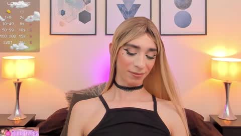 Snapshot of arivega chatting on 02.10.25 Nice to meet you thumb up me please its important I LOOK MY BIO DOWN online show from 02.10.25