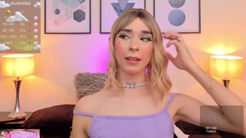 Snapshot of arivega chatting on 02.11.25 Nice to meet you thumb up me please its important I LOOK MY BIO DOWN online show from 02.11.25