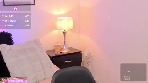 Snapshot of arivega chatting on 09.15.25 Nice to meet you thumb up me please its important I LOOK MY BIO DOWN online show from 09.15.25