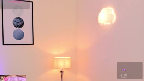 Snapshot of arivega chatting on 09.29.25 Nice to meet you thumb up me please its important I LOOK MY BIO DOWN online show from 09.29.25