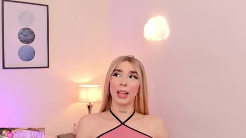 Snapshot of arivega chatting on 11.08.25 Nice to meet you thumb up me please its important I LOOK MY BIO DOWN online show from 11.08.25