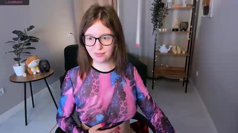 Snapshot of arizzzona_baby chatting on 11.06.25 Arizona online show from 11.06.25