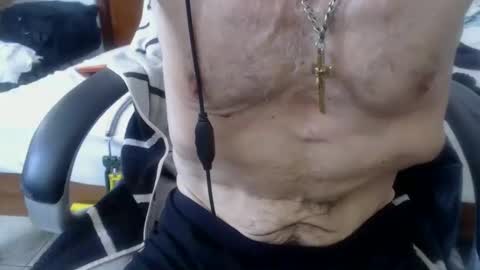 Snapshot of armaduradeacero chatting on 01.22.25 armaduradeacero online show from 01.22.25