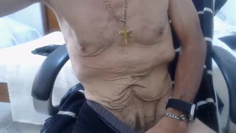 Snapshot of armaduradeacero chatting on 01.25.25 armaduradeacero online show from 01.25.25