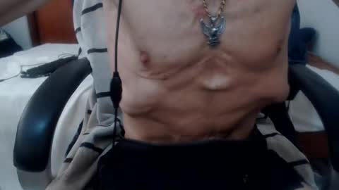 Snapshot of armaduradeacero chatting on 01.29.25 armaduradeacero online show from 01.29.25