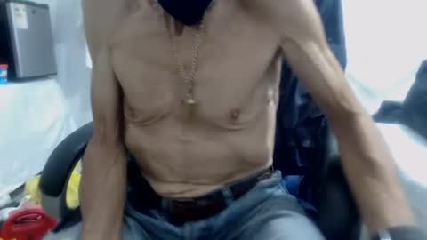 Snapshot of armaduradeacero chatting on 02.08.25 armaduradeacero online show from 02.08.25