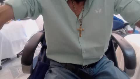 Snapshot of armaduradeacero chatting on 02.08.25 armaduradeacero online show from 02.08.25