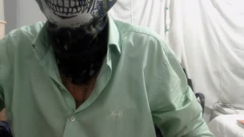 Snapshot of armaduradeacero chatting on 02.10.25 armaduradeacero online show from 02.10.25