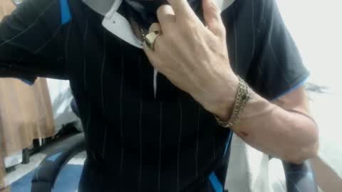 Snapshot of armaduradeacero chatting on 02.10.25 armaduradeacero online show from 02.10.25