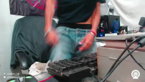 Snapshot of armaduradeacero chatting on 10.13.25 armaduradeacero online show from 10.13.25