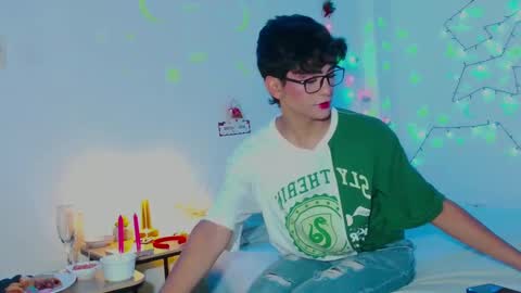 Snapshot of arnold_laurent chatting on 12.24.24 Arnold online show from 12.24.24