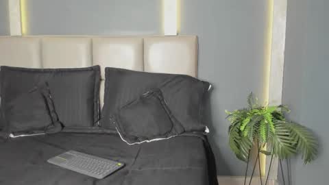 Arohom Lester online show from 12.03.25