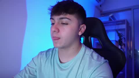 Snapshot of aron__cooper chatting on 05.12.26 aron__cooper online show from 05.12.26