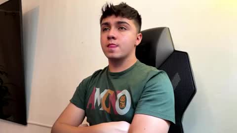 Snapshot of aron__cooper chatting on 05.16.26 aron__cooper online show from 05.16.26