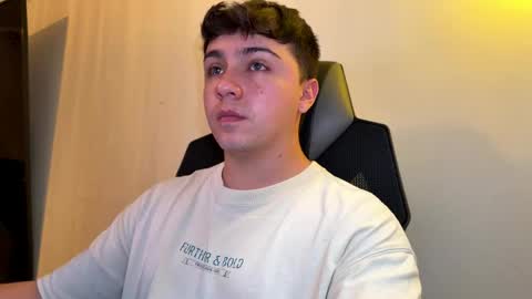 Snapshot of aron__cooper chatting on 06.06.26 aron__cooper online show from 06.06.26