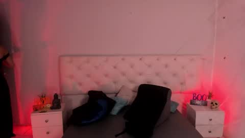 Snapshot of aron_cruz12 chatting on 10.11.25 Aron cruz online show from 10.11.25