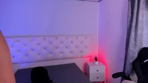 Snapshot of aron_cruz12 chatting on 11.11.25 Aron cruz online show from 11.11.25