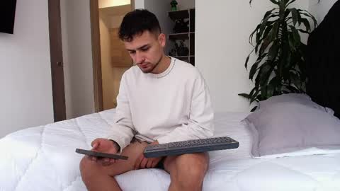 Aron Santoro online show from 04.29.26