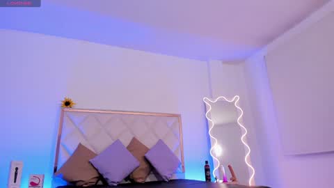 Snapshot of aron_tay chatting on 01.11.25 your aron online show from 01.11.25