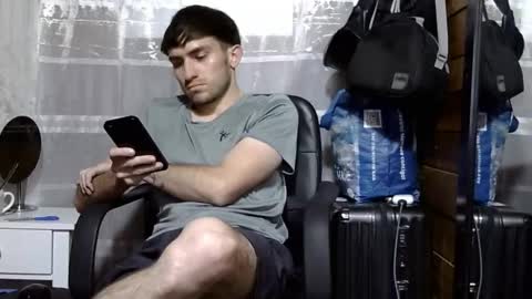 Snapshot of arongfranco chatting on 10.07.25 Aron G Franco online show from 10.07.25