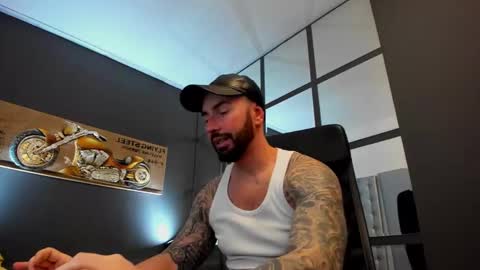 Snapshot of arongrant chatting on 12.16.24 AronGrant online show from 12.16.24