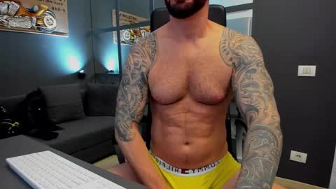 Snapshot of arongrant chatting on 12.20.24 AronGrant online show from 12.20.24