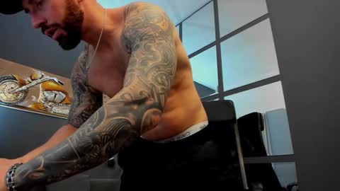 Snapshot of arongrant chatting on 12.30.24 AronGrant online show from 12.30.24