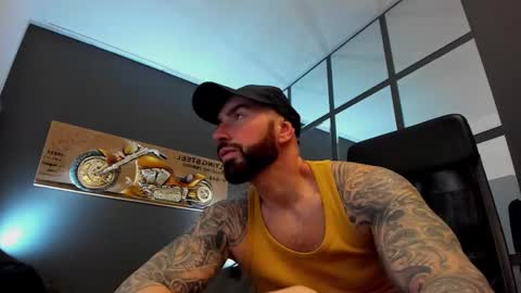 Snapshot of arongrant chatting on 01.15.25 AronGrant online show from 01.15.25