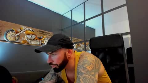 Snapshot of arongrant chatting on 01.16.25 AronGrant online show from 01.16.25