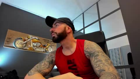 Snapshot of arongrant chatting on 01.23.25 AronGrant online show from 01.23.25