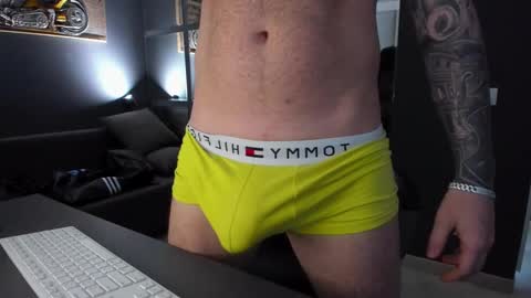 Snapshot of arongrant chatting on 01.26.25 AronGrant online show from 01.26.25