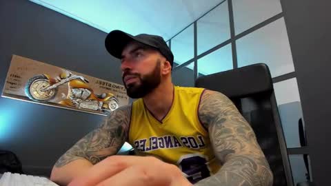 Snapshot of arongrant chatting on 01.27.25 AronGrant online show from 01.27.25