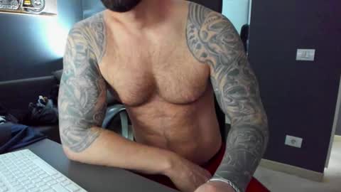 Snapshot of arongrant chatting on 01.31.25 AronGrant online show from 01.31.25