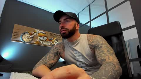 Snapshot of arongrant chatting on 02.22.25 AronGrant online show from 02.22.25