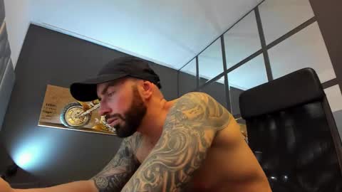 Snapshot of arongrant chatting on 02.25.25 AronGrant online show from 02.25.25