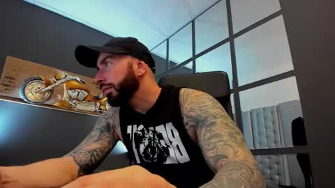 Snapshot of arongrant chatting on 02.27.25 AronGrant online show from 02.27.25