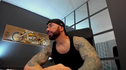 Snapshot of arongrant chatting on 03.09.25 AronGrant online show from 03.09.25